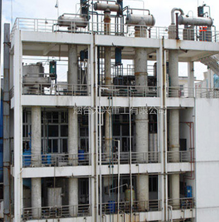 精餾系統成套設備工作原理：從分離原理到工藝流程的深度解析